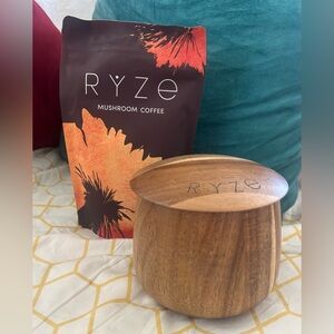 Try before you subscribe!? Ryze Mushroom Coffee with Bamboo Container & spoon!